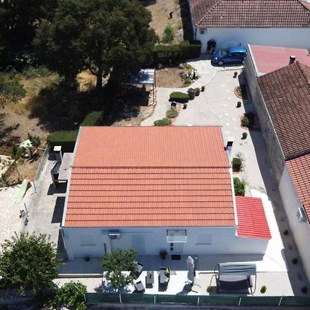 דירות Crno Apartman Ana מראה חיצוני תמונה