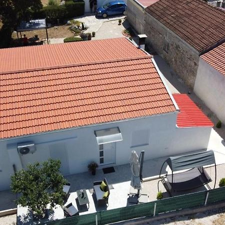 דירות Crno Apartman Ana מראה חיצוני תמונה