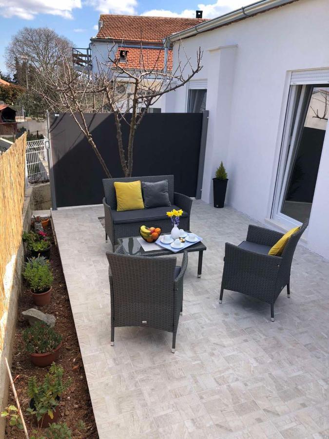 דירות Crno Apartman Ana מראה חיצוני תמונה