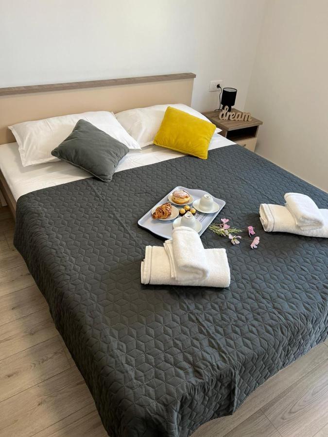 דירות Crno Apartman Ana מראה חיצוני תמונה
